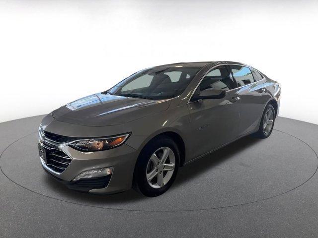 Photo of 2024 Mineral Gray Metallic Chevrolet Malibu