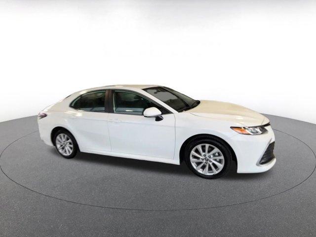 Photo of 2024 White Toyota Camry