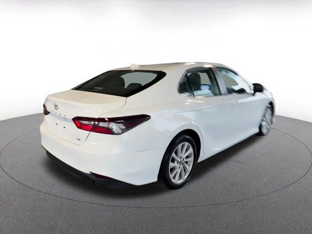 Photo of 2024 White Toyota Camry