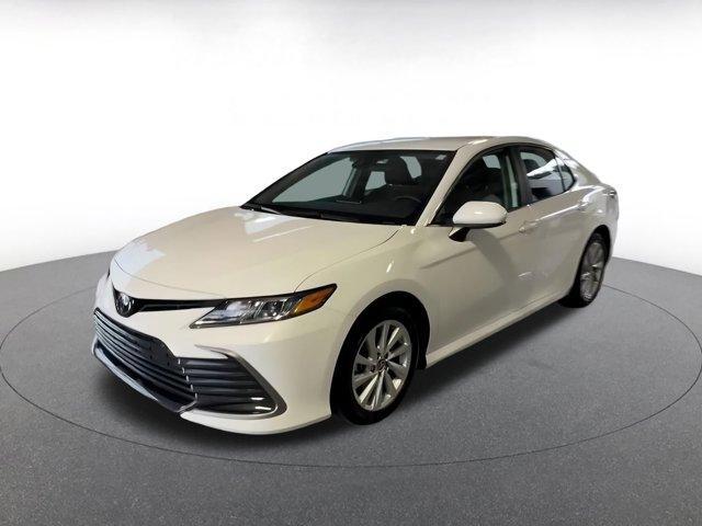 Photo of 2024 White Toyota Camry