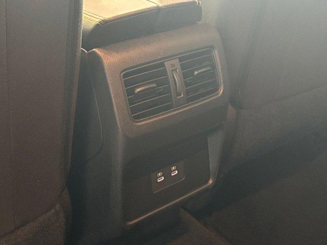 Photo of 2024 Black Nissan Rogue