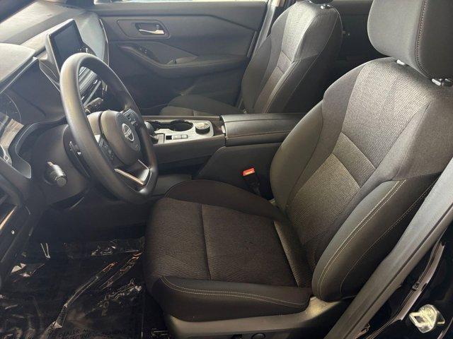 Photo of 2024 Black Nissan Rogue
