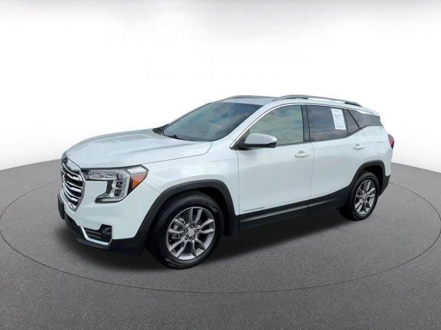 Photo of 2023 Summit White GMC Terrain