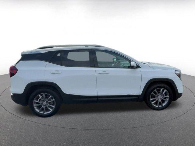 Photo of 2023 Summit White GMC Terrain