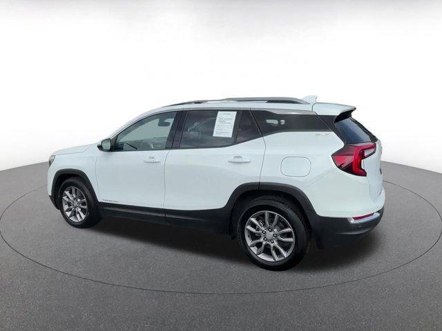 Photo of 2023 Summit White GMC Terrain