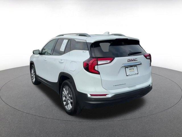 Photo of 2023 Summit White GMC Terrain