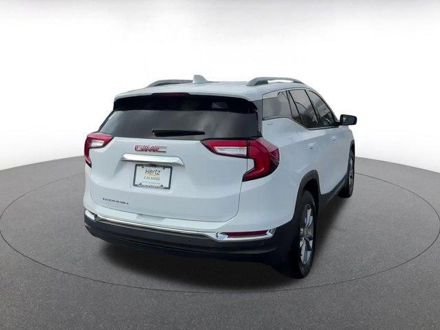 Photo of 2023 Summit White GMC Terrain