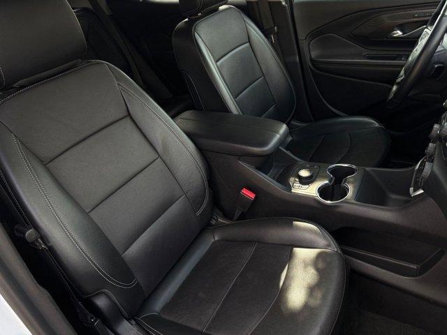 Photo of 2023 Summit White GMC Terrain