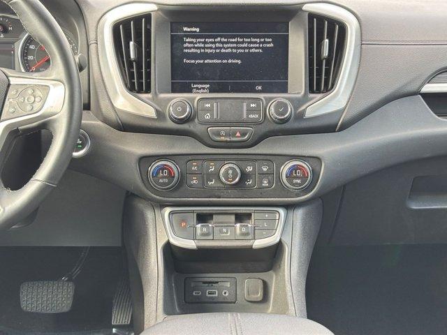 Photo of 2023 Summit White GMC Terrain