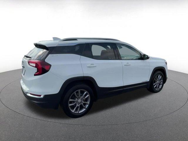 Photo of 2023 Summit White GMC Terrain
