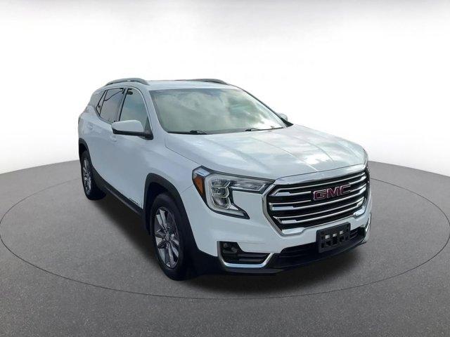 Photo of 2023 Summit White GMC Terrain