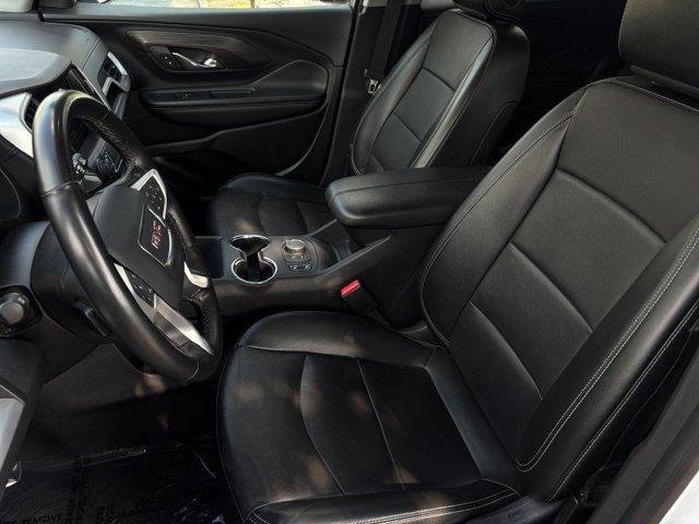 Photo of 2023 Summit White GMC Terrain