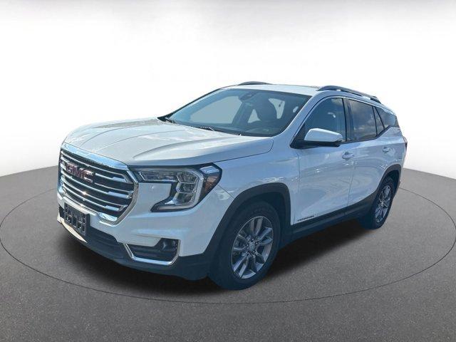 Photo of 2023 Summit White GMC Terrain