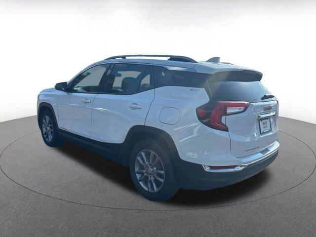 Photo of 2023 Summit White GMC Terrain