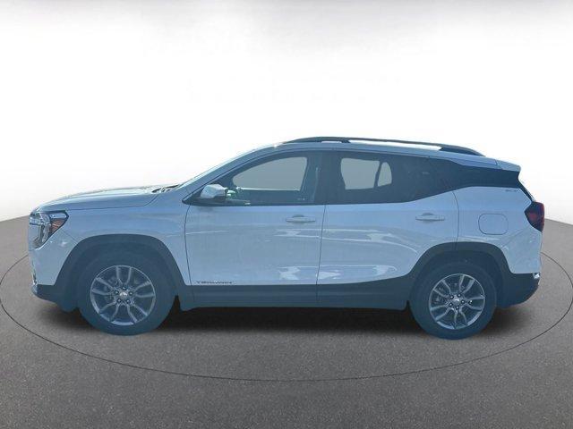 Photo of 2023 Summit White GMC Terrain