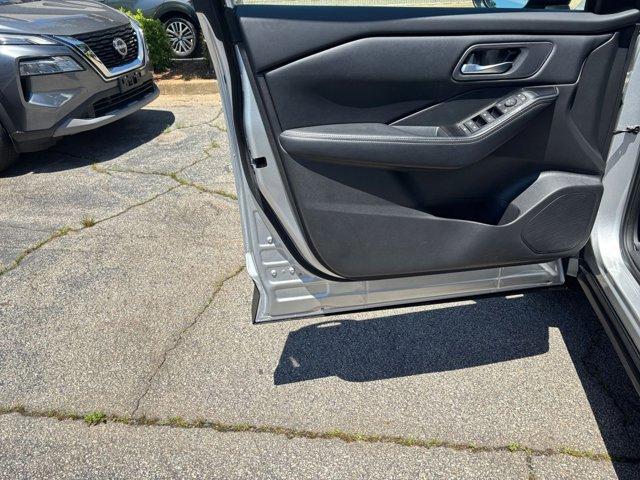 Photo of 2024 Brilliant Silver Metallic Nissan Rogue