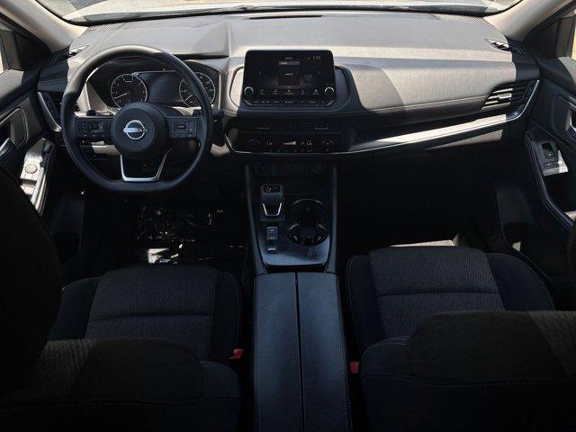 Photo of 2024 Brilliant Silver Metallic Nissan Rogue