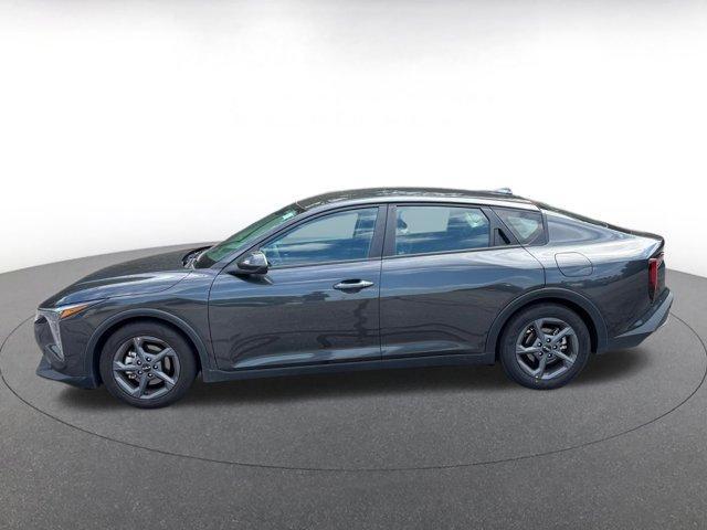 Photo of 2025 Aurora Black Pearl Kia K4