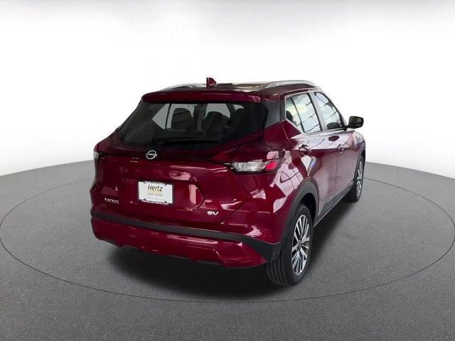 Photo of 2024 Scarlet Ember Tintcoat Nissan Kicks