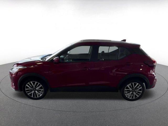 Photo of 2024 Scarlet Ember Tintcoat Nissan Kicks
