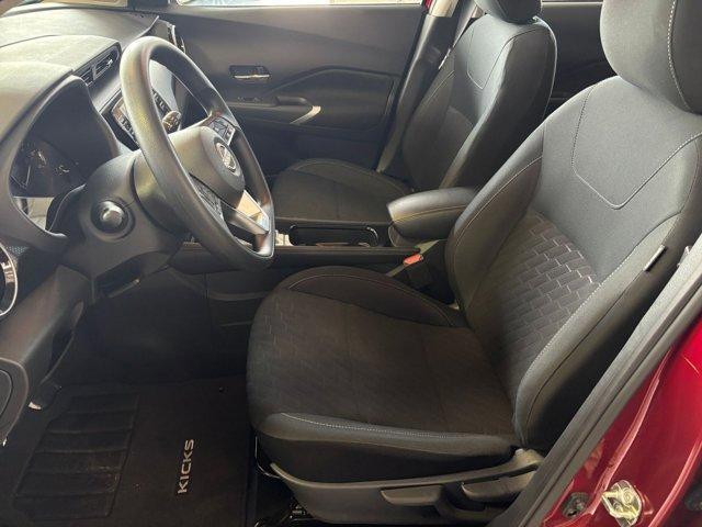 Photo of 2024 Scarlet Ember Tintcoat Nissan Kicks