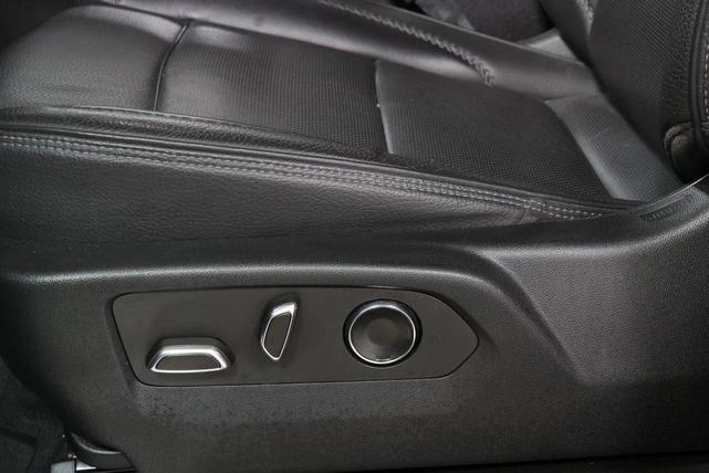 Photo of 2021 Onyx Black GMC Yukon XL