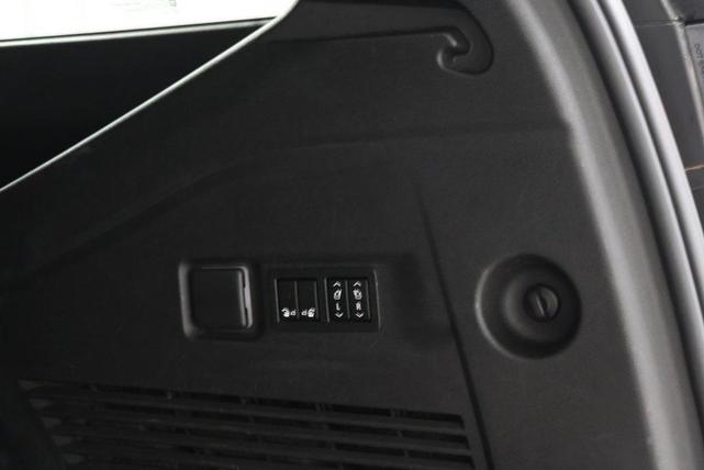 Photo of 2021 Onyx Black GMC Yukon XL
