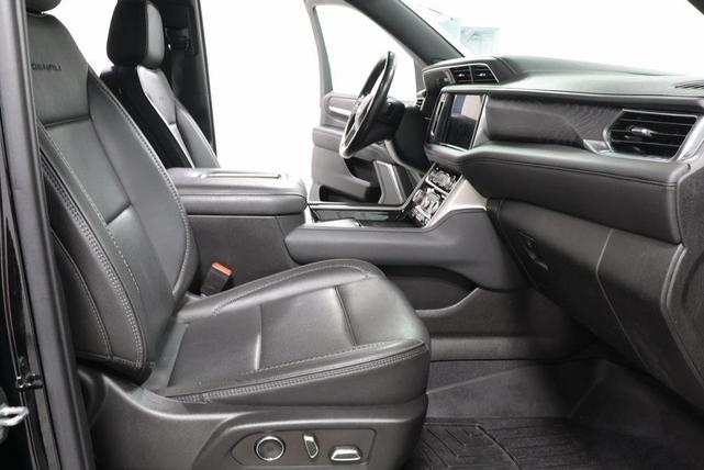 Photo of 2021 Onyx Black GMC Yukon XL