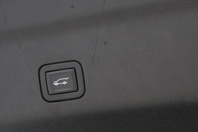 Photo of 2021 Onyx Black GMC Yukon XL