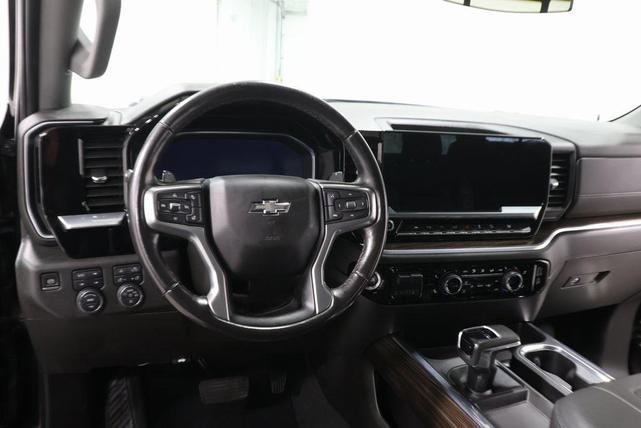 Photo of 2022 Black Chevrolet Silverado 1500