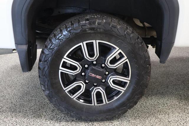Photo of 2023 Summit White GMC Sierra 2500