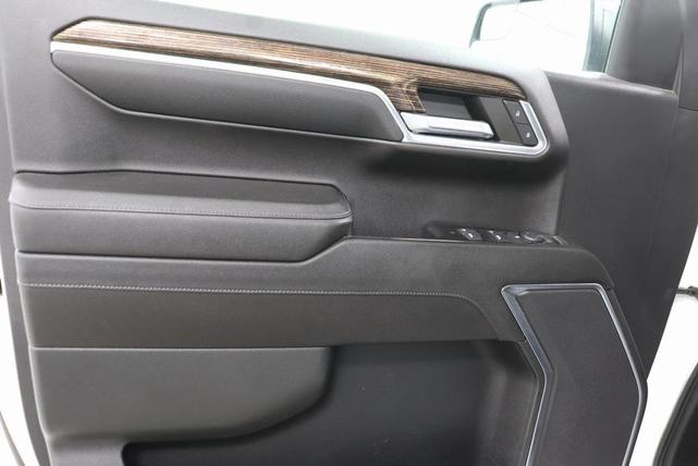 Photo of 2023 Summit White GMC Sierra 1500