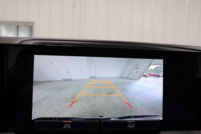 Photo of 2023 Summit White GMC Sierra 1500