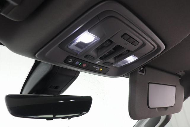 Photo of 2023 White Frost Tricoat GMC Sierra 2500