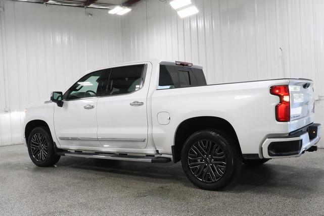 Photo of 2024 Pearl Chevrolet Silverado 1500