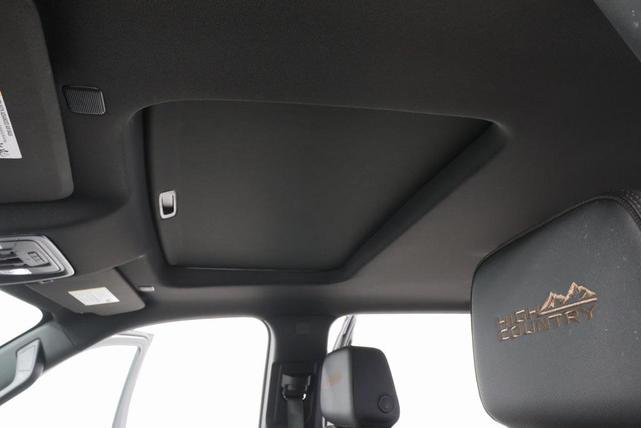 Photo of 2024 Pearl Chevrolet Silverado 1500