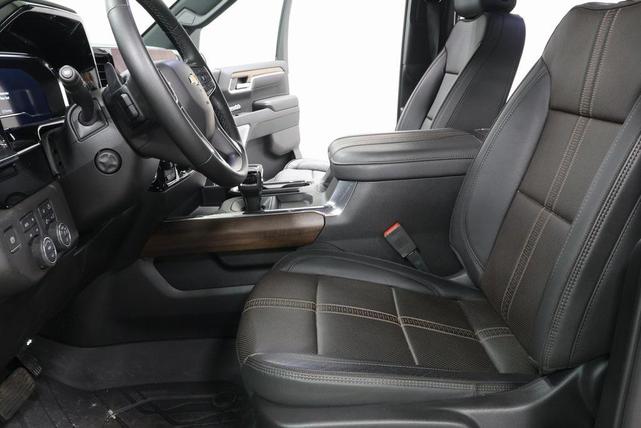 Photo of 2024 Pearl Chevrolet Silverado 1500