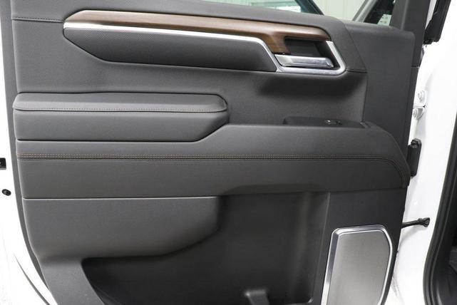 Photo of 2024 Pearl Chevrolet Silverado 1500