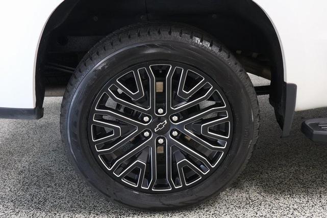 Photo of 2024 Pearl Chevrolet Silverado 1500