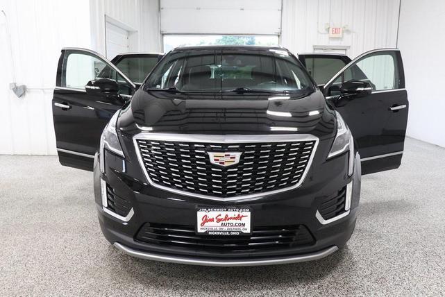 Photo of 2021 Stellar Black Metallic Cadillac XT5