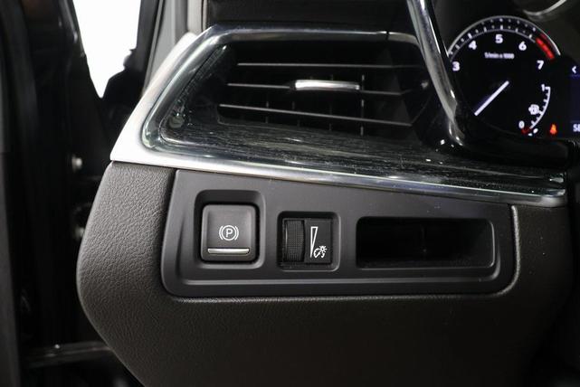 Photo of 2021 Stellar Black Metallic Cadillac XT5