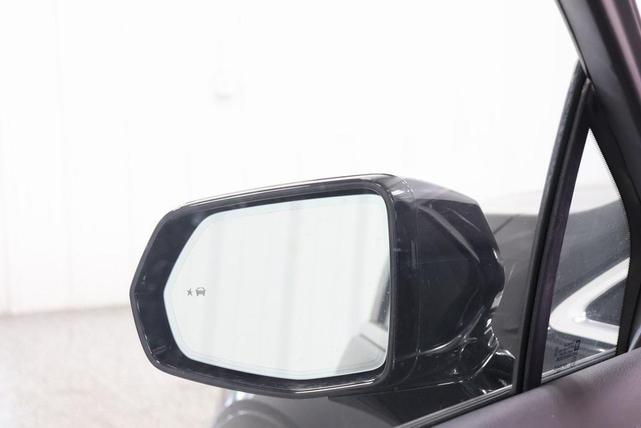 Photo of 2021 Stellar Black Metallic Cadillac XT5