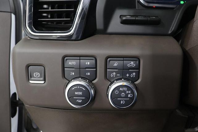Photo of 2024 White Frost Tricoat GMC Sierra 2500