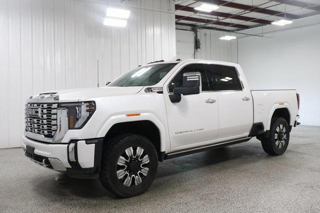 Photo of 2024 White Frost Tricoat GMC Sierra 2500