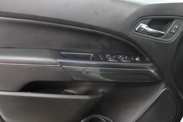 Photo of 2021 Summit White GMC Canyon