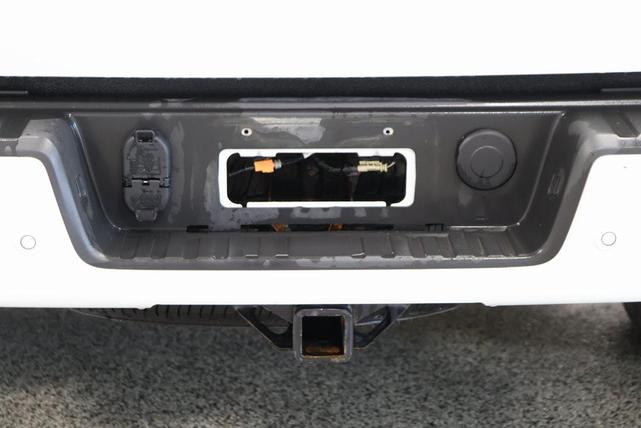 Photo of 2021 Summit White GMC Canyon