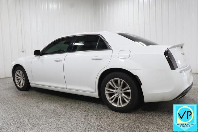 Photo of 2017 Bright White Clearcoat Chrysler 300