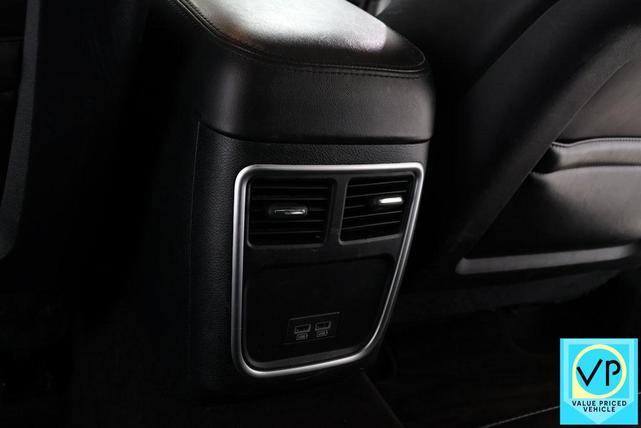 Photo of 2017 Bright White Clearcoat Chrysler 300