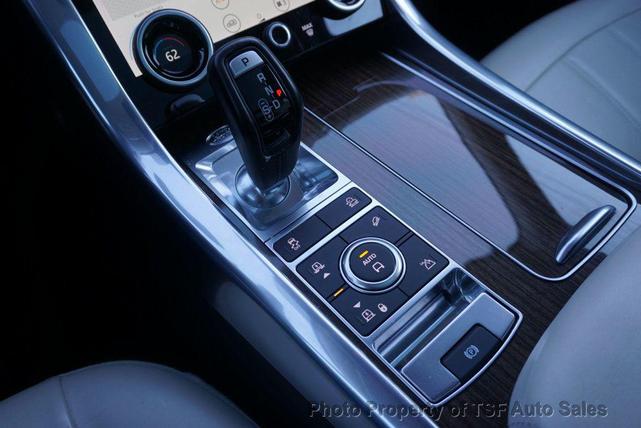 Photo of 2019 Fuji White Land Rover Range Rover Sport