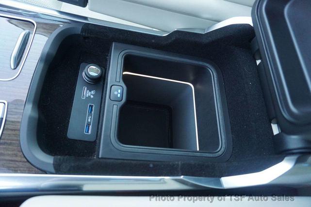 Photo of 2019 Fuji White Land Rover Range Rover Sport